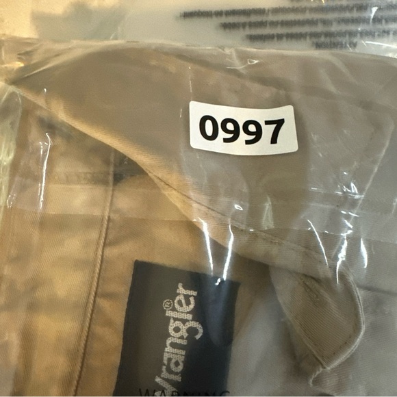 Wrangler Mens Authentic Cowboy Cut®
Work Shirt- Khaki Size XLARGE - Picture 13 of 13